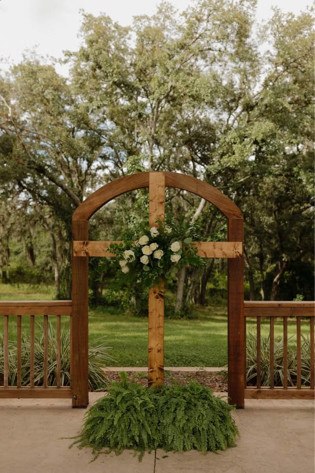 Natural wood finish cross for wedding and memorial displays