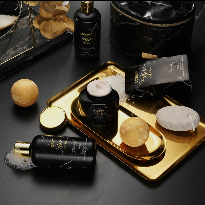 Noir Spa Gift Basket